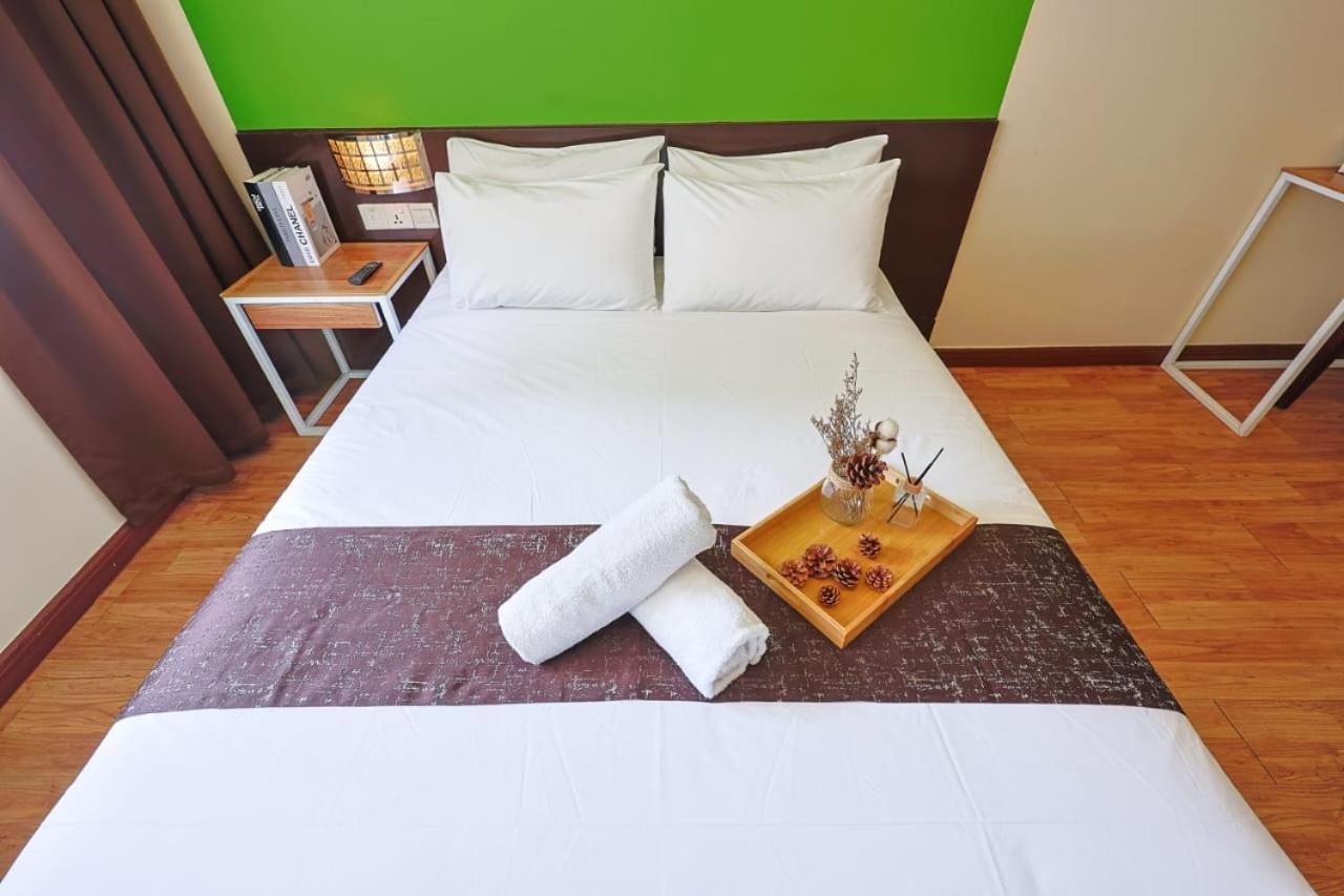 Deluxe Queen Room