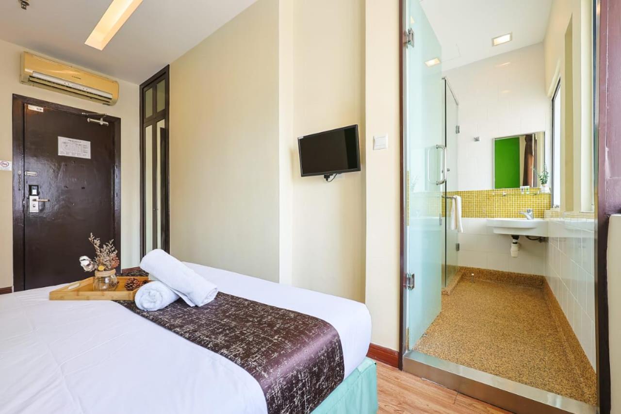 Deluxe Queen Room